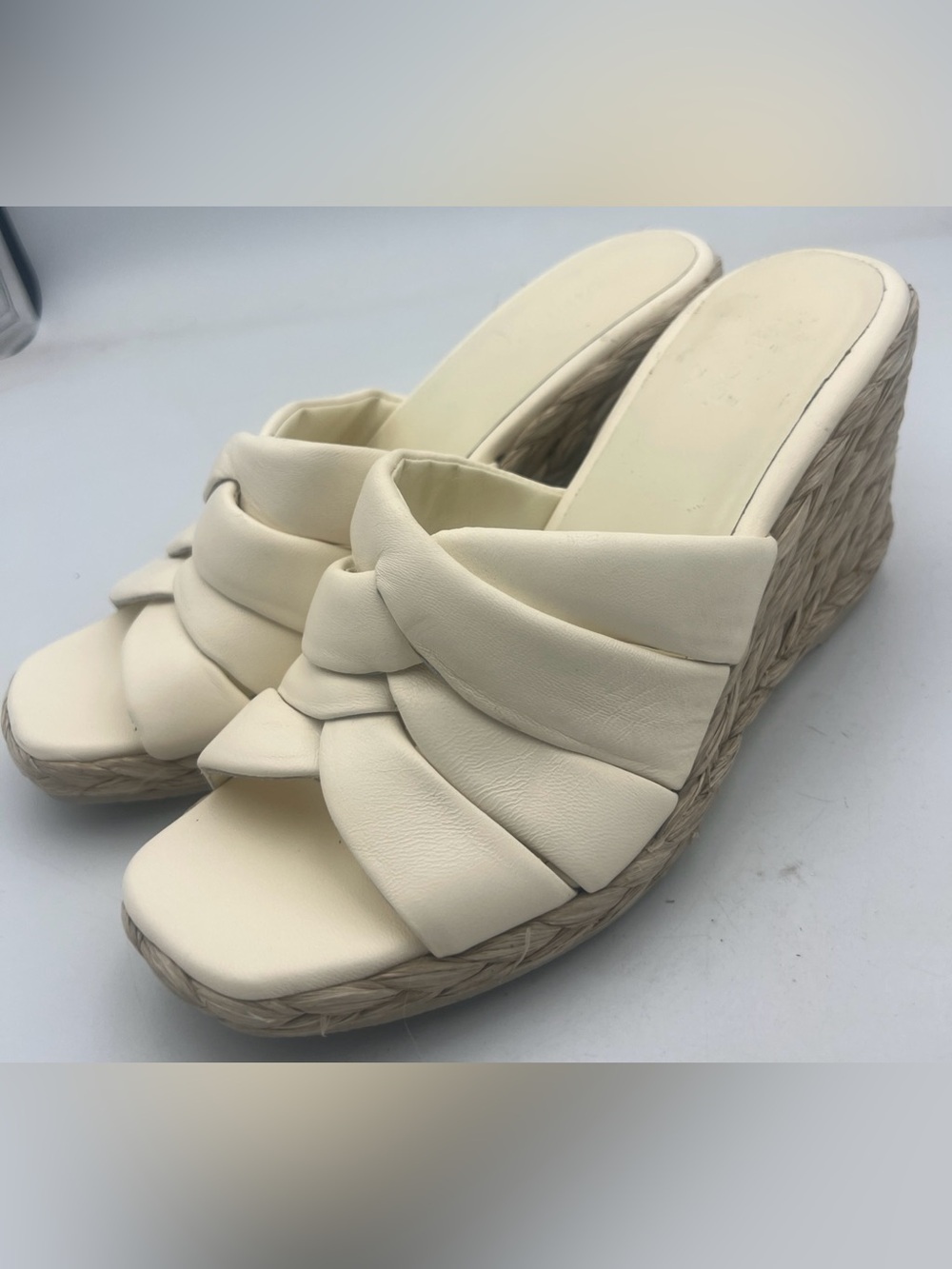 VINCE Gillian Leather w/Raffia Wedge Sandals IVORY made in Spain Womens Size 8M